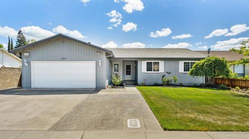 1014 Wimbledon Dr, Lodi, CA 95240-7021
