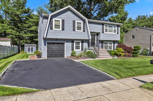 26 Croman Ct, Hazlet, NJ 07730-2019