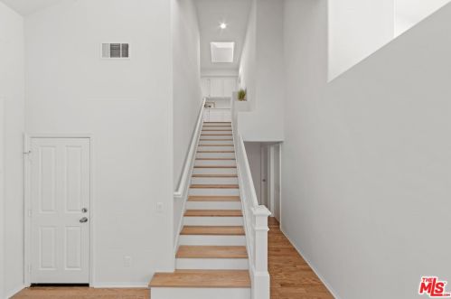 47 Del Carlo, Irvine CA  92606-8824 exterior