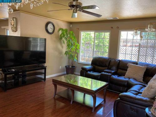 1582 Sawgrass Dr, San Jose, CA 95116-2977