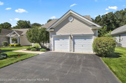 53 Chesterfield Dr, Jackson Twp, NJ 08527-6322