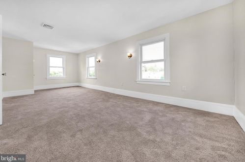 26 Crescent Blvd, Camden NJ  08108-1042 exterior