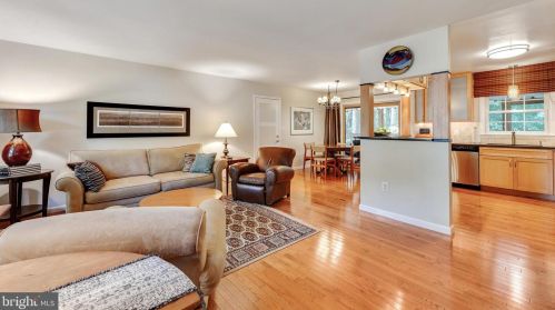 2803 Ringgold Ct, Woodbridge, VA 22192-1211
