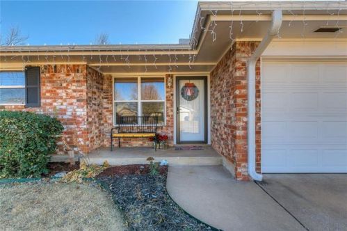 618 Elder Dr, Mustang, OK 73064-3204