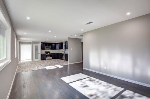 1426 Gillette St, Dallas TX  75217-1210 exterior