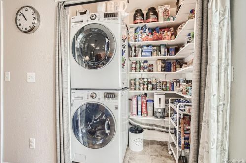 7882 Kittredge Cir, Englewood CO 80112-4644 exterior