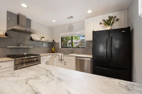 12402 Burlywood Trl, Austin TX  78750-1105 exterior