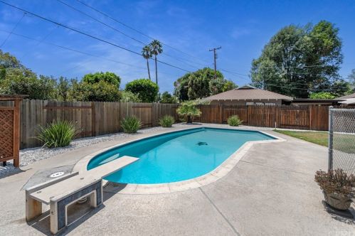 4166 Beechwood Pl, Riverside CA  92506-1151 exterior