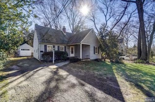 331 Van Emburgh Ave, Ridgewood, NJ 07450-2226