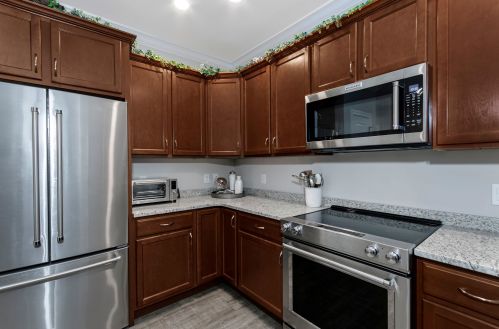 2 Henry David Dr, Nashua, NH 03062