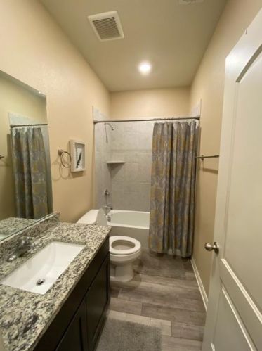 513 Cross Rdg Cir, Fort Worth TX  76120-2438 exterior