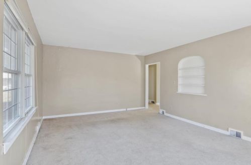 229 Pells St, Paxton, IL 60957-1306