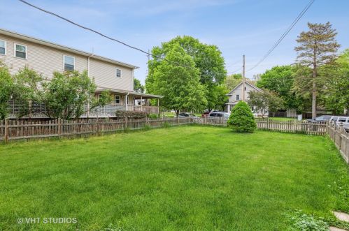 213 2nd St, Barrington Hills, IL 60118