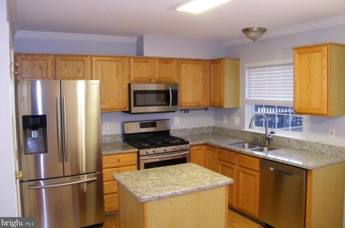 6406 Andrew Matthew Ter, Springfield VA  22150-7826 exterior