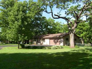 7861 Old River Rd, Rockford, IL 61103-1160