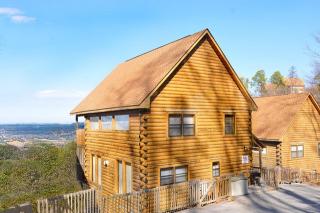 2219 Fox Berry Way, Pigeon Forge, TN 37876-4821