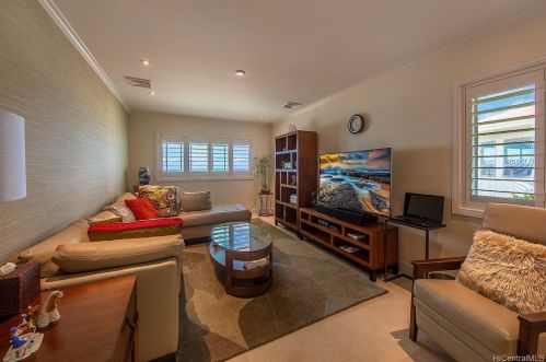 445 Maono Loop, Honolulu HI  96821-2526 exterior