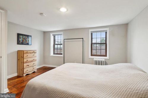 821 10th St, Philadelphia PA 19147-3726 exterior