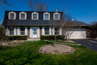 1337 Chestnut Ridge Dr, Naperville IL  60540-4052 exterior