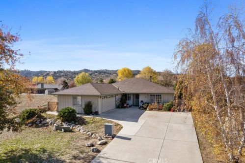 23761 Aqua Villa Ct, Tehachapi, CA 93561-8511
