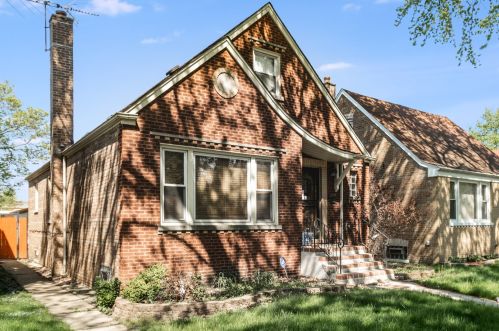 11142 Emerald Ave, Chicago, IL 60628-3907