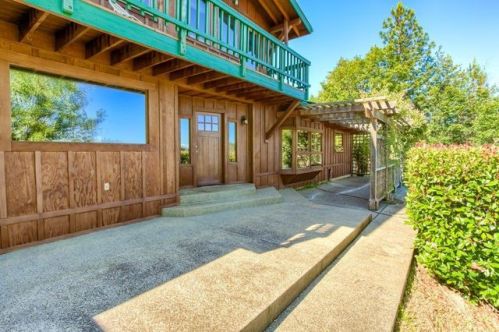 3585 Quartz Creek Rd, Merlin, OR 97532-9712