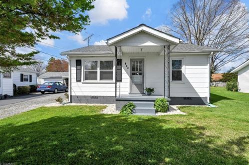 124 Mantle Ave, Mount Airy, NC 27030-4388