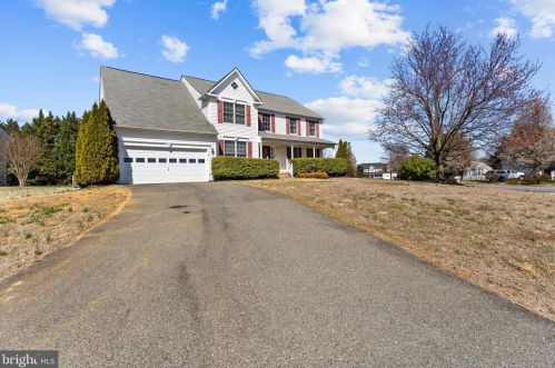 5101 Monarch Ct, Fredericksburg, VA 22408-1884