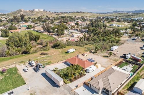 19063 Spalding Ave, Riverside CA  92508-9417 exterior