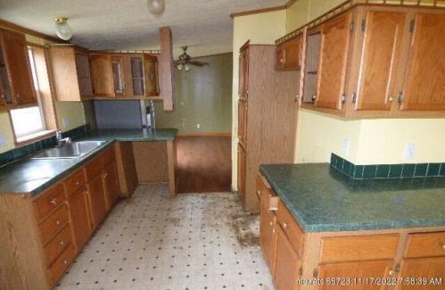 298 Day Rd, Brewer, ME 04412-5406