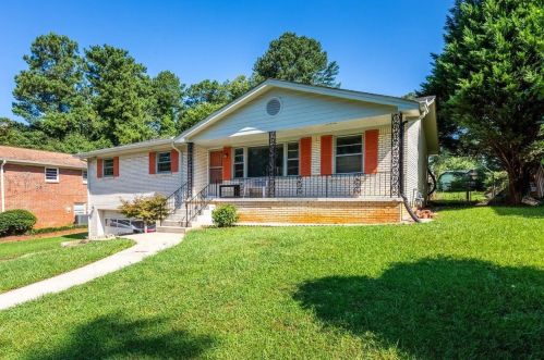 4022 Elmscourt Dr, Stone Mountain, GA 30083-2321
