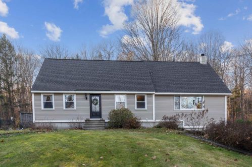 129 Windsong Hts, Weare, NH 03281-4323