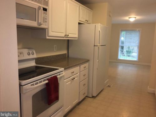 6038 Heathwick Ct, Springfield VA  22015-3259 exterior
