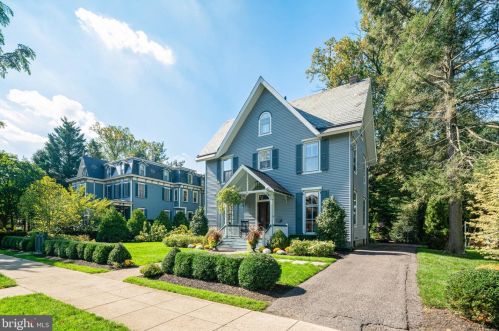 220 Washington Ave, Tavistock, NJ 08033-3323