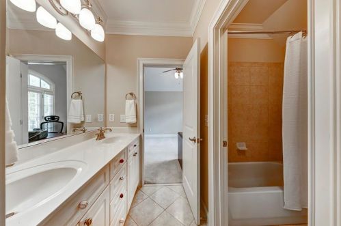 1750 High Trl, Atlanta GA  30339-5617 exterior