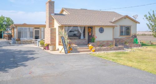 16885 Cozzi Ave, Dos Palos, CA 93620-9735