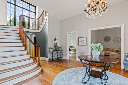 1428 Monroe Tpke, Upper Stepney CT  06468-1443 exterior