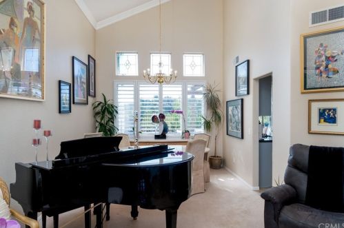 31065 Iron Cir, Temecula, CA 92591-4996