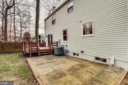 9107 Wax Myrtle Ct, Springfield VA  22015-2007 exterior