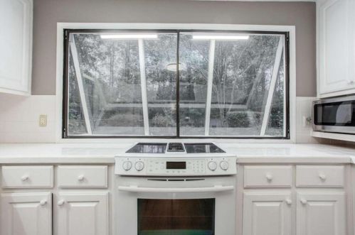 285 Glen Lake Dr, Atlanta GA  30327-4819 exterior