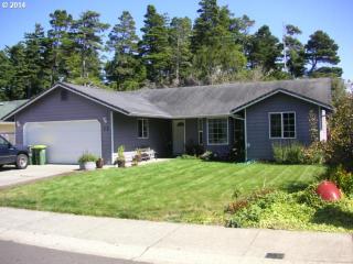 12 Park Village Dr, Florence, OR 97439-9586