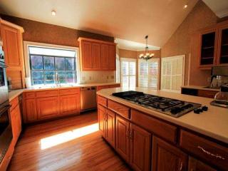 620 Heards Ferry Rd, Atlanta GA  30328-4723 exterior