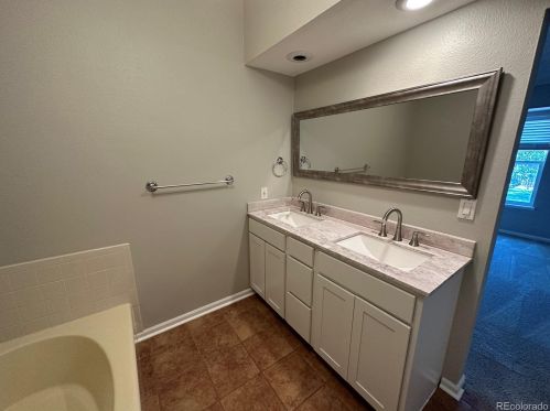 5812 Jericho Way, Aurora CO 80015-3654 exterior