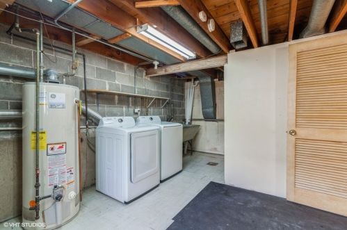 7137 Niles Ave, Niles IL  60714-2121 exterior