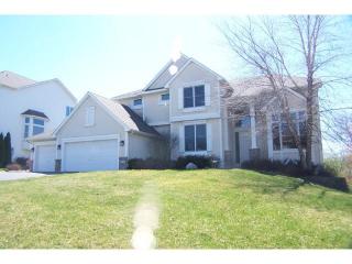 1508 Thomas Ln, Saint Paul, MN 55122-2799