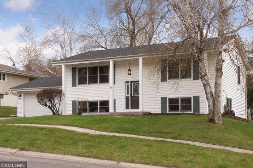 6101 96th St, Minneapolis, MN 55438-1719