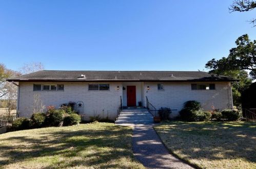 506 Sarah Jo St, Halsted, TX 78945-2112