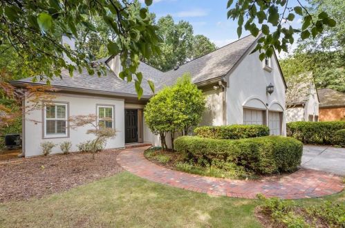 445 Greenlaurel Dr, Atlanta, GA 30342-2082