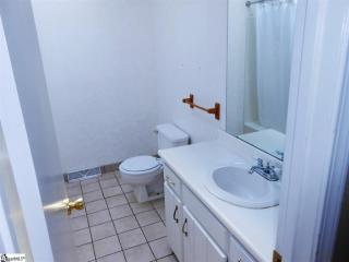 124 Brookview Cir, Greenville SC  29605-3044 exterior