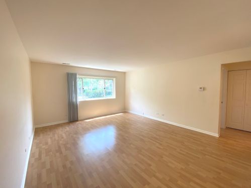 660 Perrie Dr, Elk Grove Vlg, IL 60007-1825